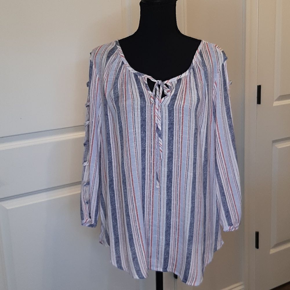 Como Black Open Sleeve Lightweight Top